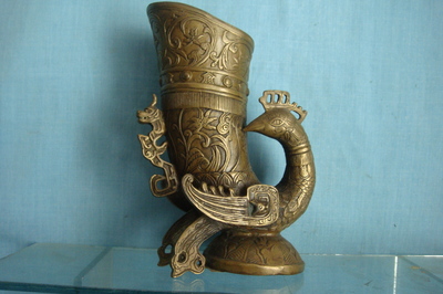 方寸间的酒器风华 保定市酒器文化协会邮票中的孔雀铜酒杯